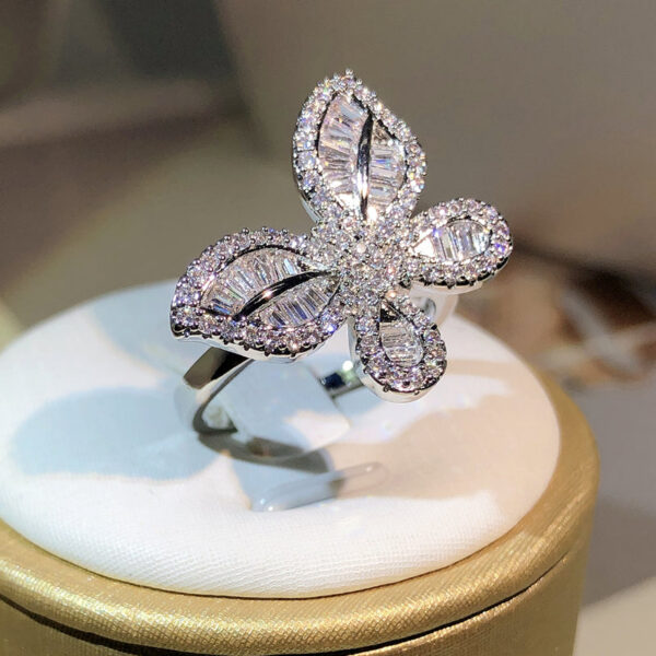 Sterling Sier Exquisite Big Butterfly White Zircon Ring Full Of Diamonds For Ladies Jewelry Party Wedding Birthday Gift