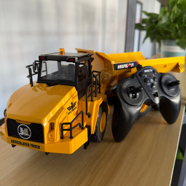 082ede9e45d2b8c2 1/18 Rc Truck Dumper Huina 1553 Excavator Crawler 9Ch 2.4G Radio Controlled Car Electric Vehicle Tractor Model Toys for Boy Gift