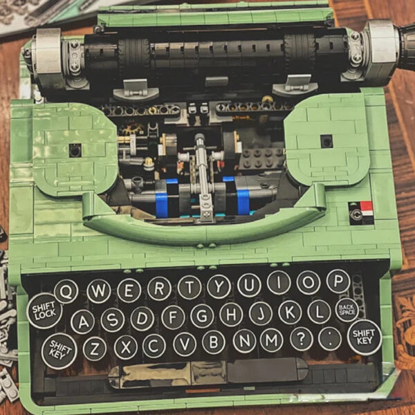 Ideas Typewriter Building Blocks Set for Adults Collectible Retro Display Model Toys Unique Children Gifts Home Decoration