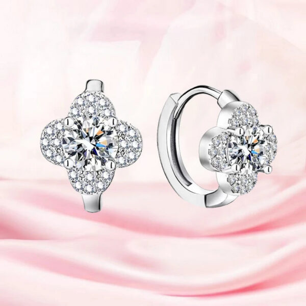 925 Sterling Silver 0.5/1 Carat Moissanite Clover Earrings Stylish Design Sense High-End Light Luxury Niche Leisure Send Girlfri