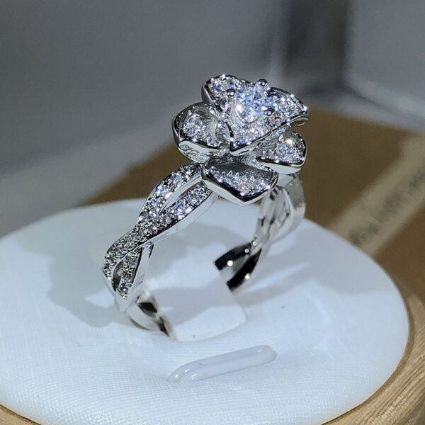 Sterling Sier InterTwined Three-Dimensional Rose White Zircon Full Diamond Ring Ladies Temperament Elegant Jewelry