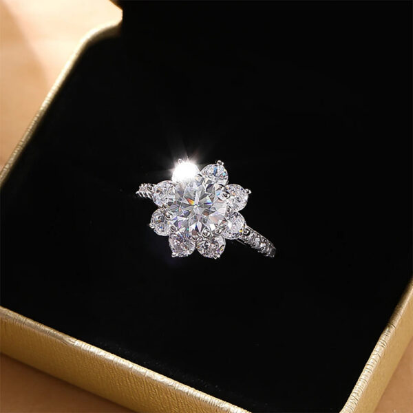 Real Moissanite Sterling Sier For Women 1/2CT Suower Brilliant Diamond Plated Wedding Jewelry Ring with Certificate