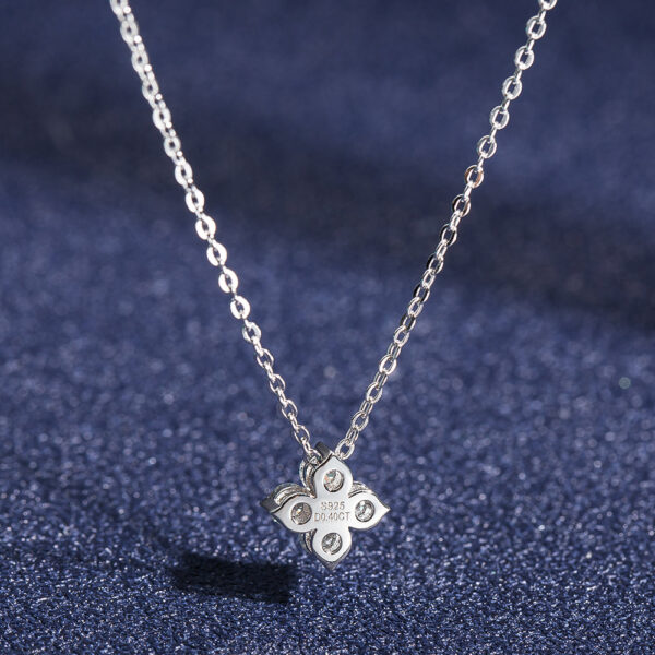 EWYA Real 0.4ct Clover Moissanite Pendant Necklace for Women Party S Sterling Sier Diamond Chain Necklaces Fine Jewelry