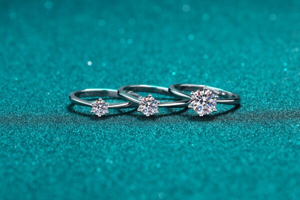 Moissanite Diamond Ring With Setting