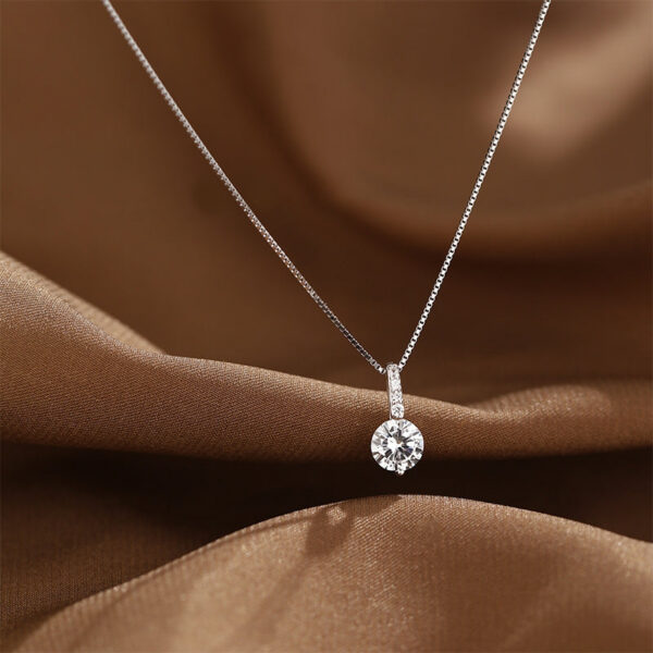 Hot New Sterling Sier Flash Diamond Necklace Simple Zircon Water Drop Pendant Feminine Clavicle Chain Fashion Jewelry Gift