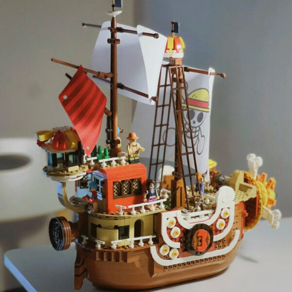 1484Pcs+9Dolls Thousand Sunny Boat Building Blocks Cartoon Pirate Ship Bricks Set Toys For Children Birthdays Christmas Gifts