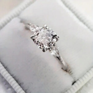 Huitan Cushion Shaped Cubic Zirconia for Women Fashion Contracted Design Wedding Accessories Engagement Rings Hot Jewelry