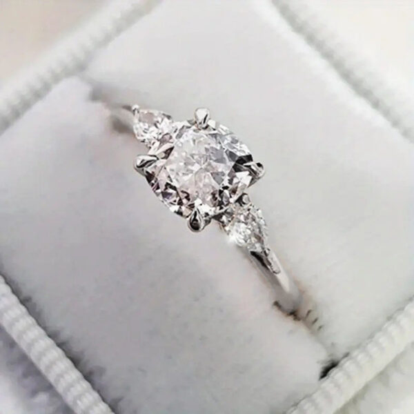 Huitan Cushion Shaped Cubic Zirconia for Women Fashion Contracted Design Wedding Accessories Engagement Rings Hot Jewelry