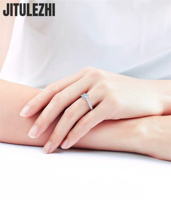 Hot Crystal Sterling Sier Diamond For Woman Beautiful Moissanite Ring Fashion Noble Wedding Party Jewelry