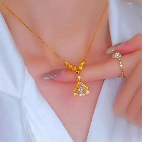 Authentic Gold Diamond Ginkgo Leaf Pendant Necklace Women's Exquisite Jewelry Gift Simple Zircon Neckchain
