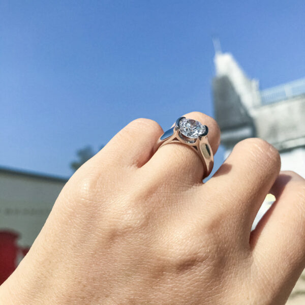 IOGOU 2ct Moissanite Diamond Solitiare Engagement Rings For Women 100% Sterling Sier Bridal Wedding Band Bezel Setting 8mm