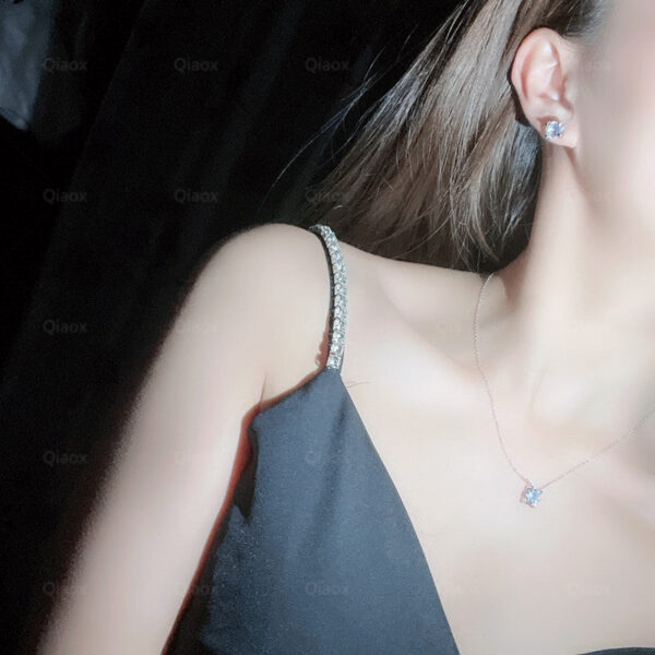 2ebc511d46a60f61 Hot-selling classic sterling Sier Bull Head Single diamond necklace women's fashion simple brand jewelry party gift