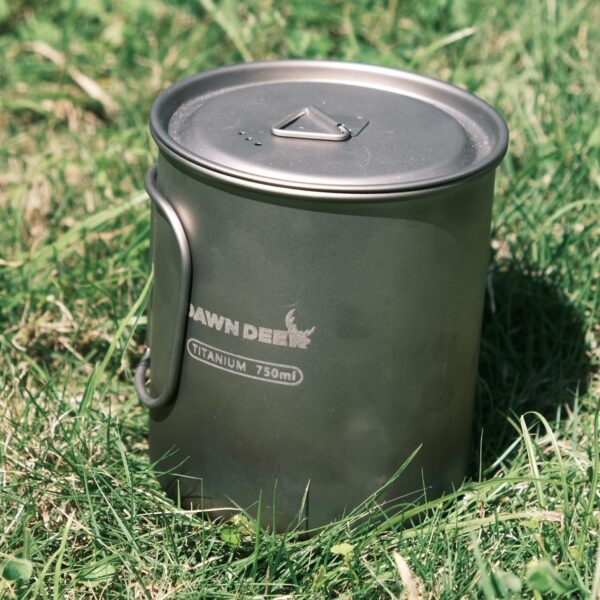 4145628e011900e7 Dawn Deer Titan-Backpacking-Herdsystem, Tasse/tragbarer Alkoholkocher/faltbarer Göffel -750 ml Camping-Kombi (Titan-Kombi-Set)