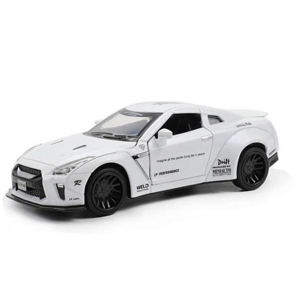 1:32 GTR CSR2 Simulation Car Model Metal Diecasts & Vehicles Alloy Decoration Toy Global Limited Edition Children Boy toys