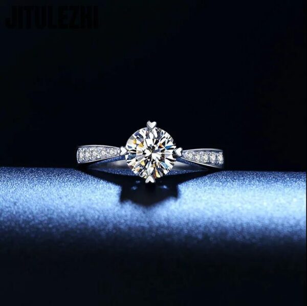 Hot Crystal Sterling Sier Diamond For Woman Beautiful Moissanite Ring Fashion Noble Wedding Party Jewelry
