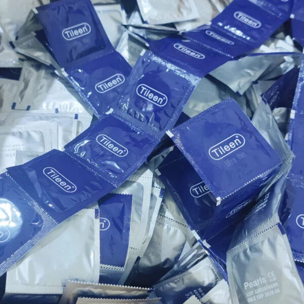 58096fede7866d43 40/30PCS 54mm Super Large Size Condoms Delay Sex Smooth Extra Lubricated Intimate Safer Contraception Big Penis Sleeve Adult