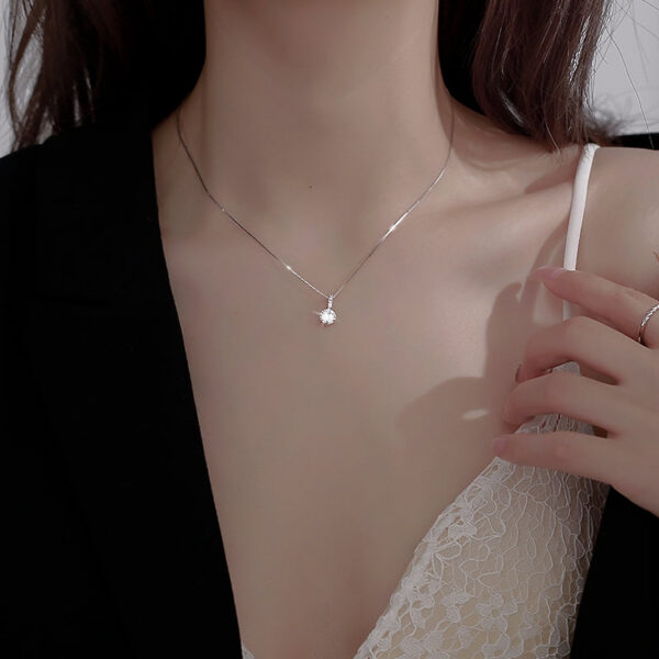 Hot New Sterling Sier Flash Diamond Necklace Simple Zircon Water Drop Pendant Feminine Clavicle Chain Fashion Jewelry Gift