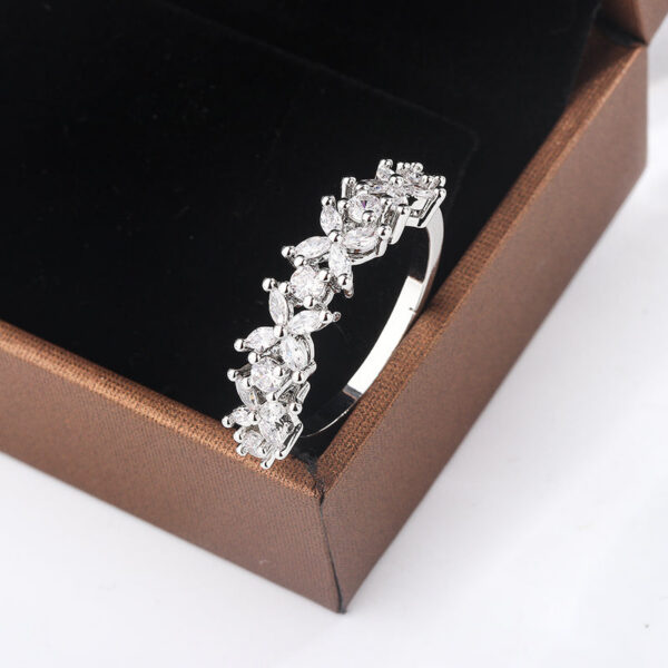 692a23136a344a16 Female Small Natural Diamond Stone Sterling Sier Engagement Ring Vintage Wedding Rings for Women