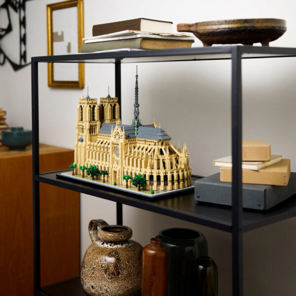 Notre-Dame de P Architectural Model Kit 21061 Collectible Building blocks Set Adults Gift Idea for Lovers of History