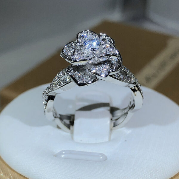 Sterling Sier InterTwined Three-Dimensional Rose White Zircon Full Diamond Ring Ladies Temperament Elegant Jewelry