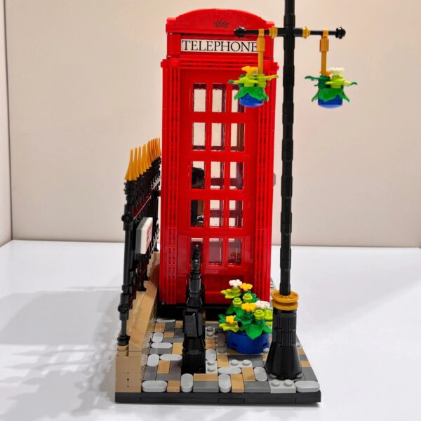 1460PCS London Red Telephone Booth Street View Series Men and Women Puzzle Building Blocks Toy Gift 21347