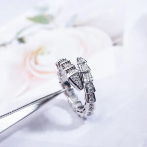 Classic Brand Designer S Designers Ring Sier Plated for Women Open Snake Pattern Easy to Deform Lady Bone Rings Full Diamond Top Level Gift Casual Fashion Party