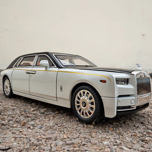1:18 Rolls-Royce Phantom Car, Zinc Alloy Pull Back Toy Diecast Car with Sound and Light, Realistic Modeg Model Toy111