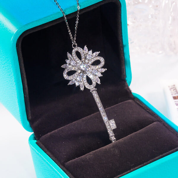 842fe9a14b90e4a9 Snowflake Diamond Key Necklace 100% Sterling Sier Fashion New Wedding Dinner Party Fine Jewelry for Women Birthday Gift