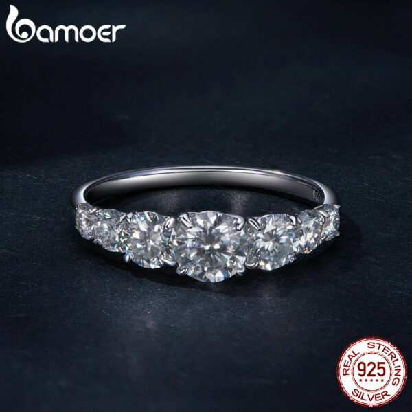 Bamoer D Color VVS1 EX Moissanite Delicate Lab Diamond Ring Sterling Sier for Women Engagement Wedding Jewelry