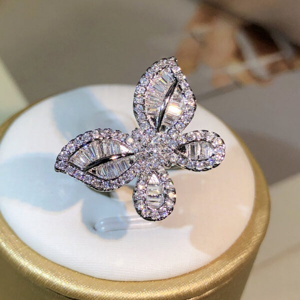Sterling Sier Exquisite Big Butterfly White Zircon Ring Full Of Diamonds For Ladies Jewelry Party Wedding Birthday Gift