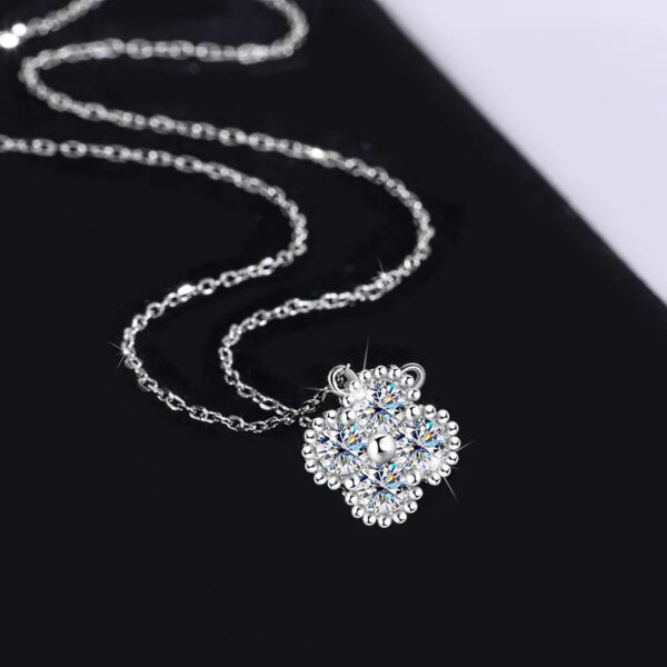 1.2CT Lucky Grass Moissanite Necklace for Women Fine Jewelry 925 Sterling Silver Diamond Pendants Necklaces Valentine's Day Gift