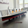 9090 pieces of Titanic, compatible with 10294 cruise ships, building blocks, children's toys, Christmas gifts, lighting in stock