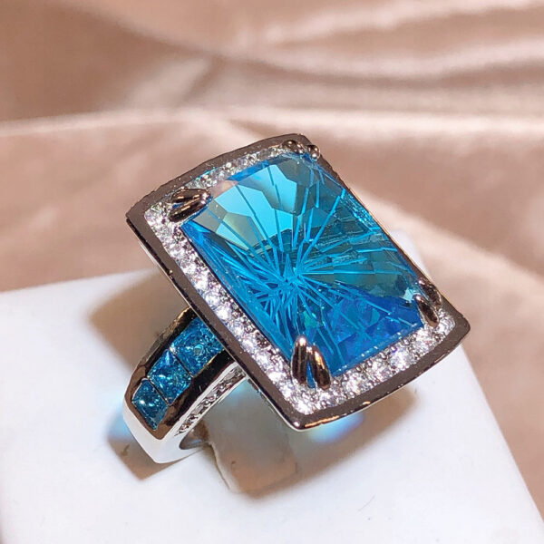 NEW Exaggerated Rectangle Ocean Blue Topaz Sapphire Full Diamond Couple Ring for Women Sier-Plated Engagement Bridal Jewelry