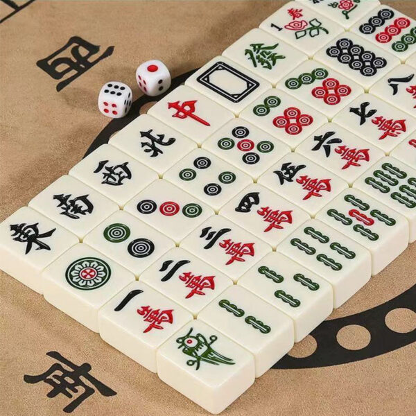 a5721f09cdd26a8b 26mm Mini Chinese Set Portable Traditional Bloc Mahjong 144PCS Party Board Game Two Players Funny