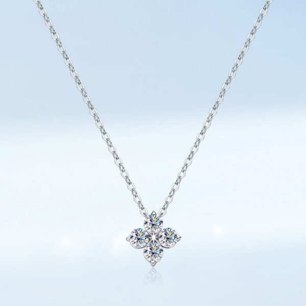 EWYA Real 0.4ct Clover Moissanite Pendant Necklace for Women Party S Sterling Sier Diamond Chain Necklaces Fine Jewelry