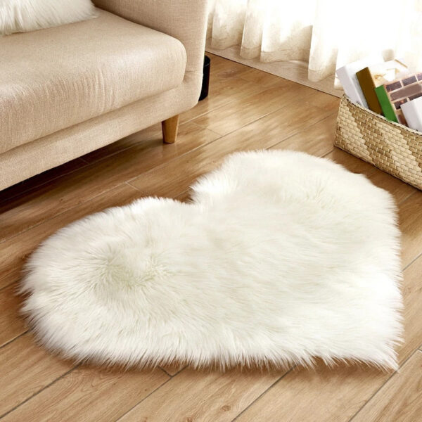 aa527a6811bd2ad3 30x40cm Small Size Heart Shaped Fluffy Rug Shaggy Faux Wool Carpet Sofa Cushion Living Room Bedroom Decorative Floor Mats