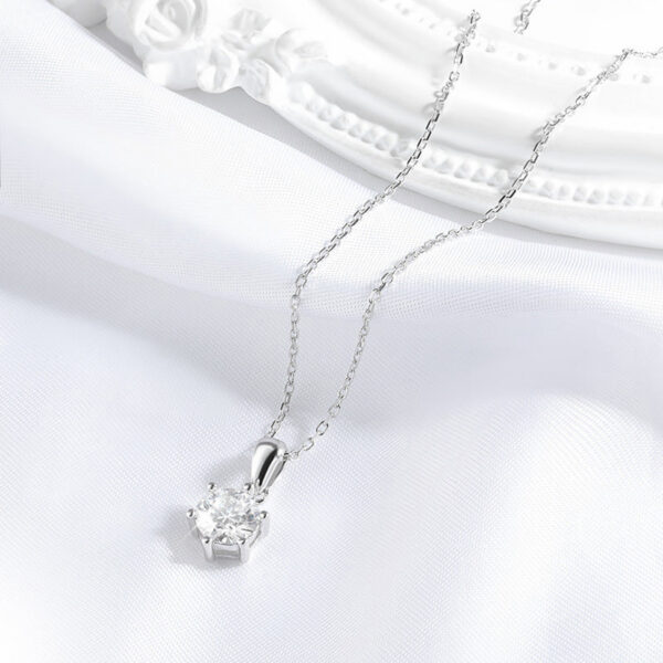 Smyoue D Color 0.5-5CT Moissanite Diamond Necklace for Women Round Pendant Birthday Gift S Sterling Sier Wedding Jewelry