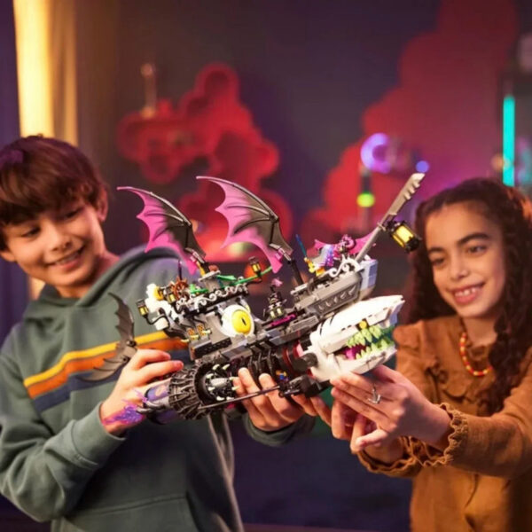 2023 New 71469 Dream Nightmare Shark Building Blocks Bricks Set Ship Monster Vehicle Toy Creative Play Gift for Kid