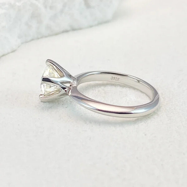 NeeTim 5 Carat Moissanite Ring For Women Sterling Sier Plated White Gold D Color Diamond Engagement Wedding Band Fine Jewelry