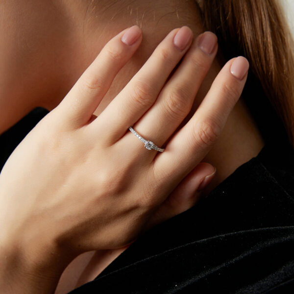 Real Sterling Sier Small Moissnaite Ring For Women Simple Sparkling Round 0.3CT Certificated Lab Diamond Finger Rings