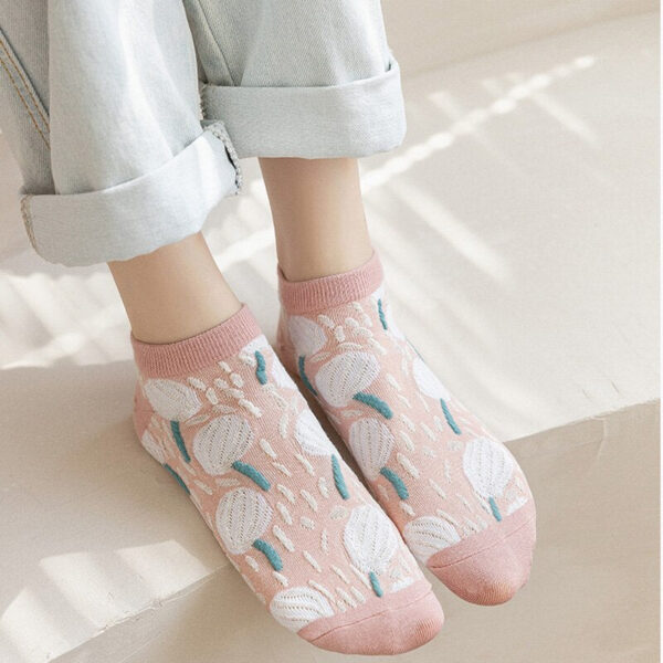 b705b6bce9a08719 5 Pairs of Kawaii Cute Flower 3D Textured Ankle Socks - Vintage Style Thin Low Cut Hosiery for Women