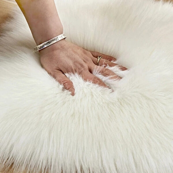 bcbe9ba1bbf6be63 30x40cm Small Size Heart Shaped Fluffy Rug Shaggy Faux Wool Carpet Sofa Cushion Living Room Bedroom Decorative Floor Mats