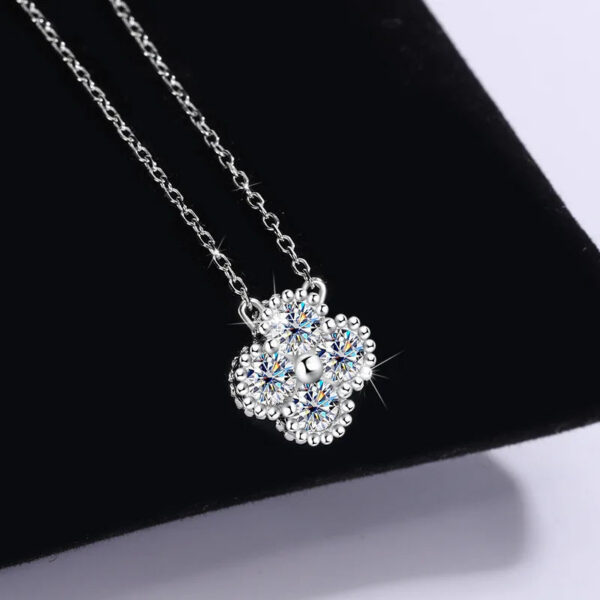 1.2CT Lucky Grass Moissanite Necklace for Women Fine Jewelry 925 Sterling Silver Diamond Pendants Necklaces Valentine's Day Gift