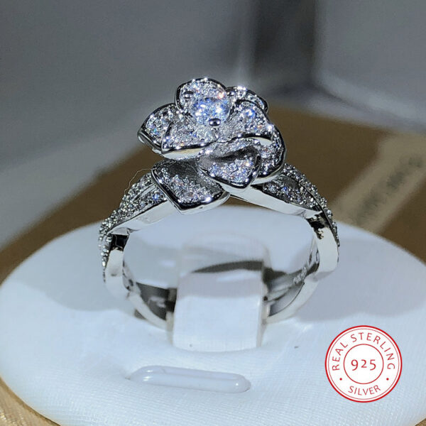 Sterling Sier InterTwined Three-Dimensional Rose White Zircon Full Diamond Ring Ladies Temperament Elegant Jewelry