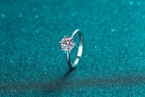 Moissanite Diamond Ring With Setting