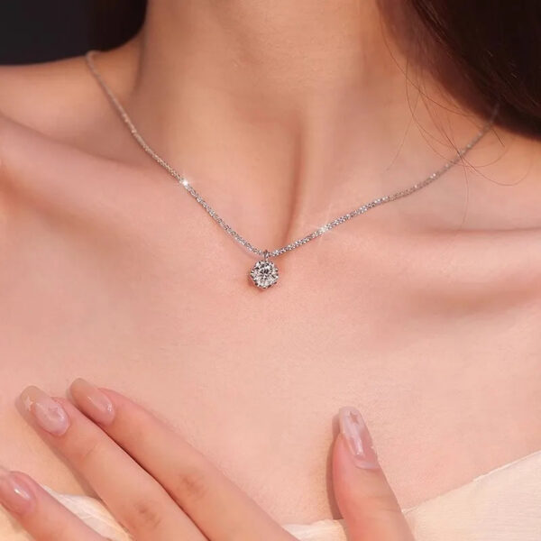 1-2ct Super Sparkling Moissanite Diamond Pendant Necklaces for Women Wedding Party Jewelry S925 Silver Cauliflower Chain Jewelry