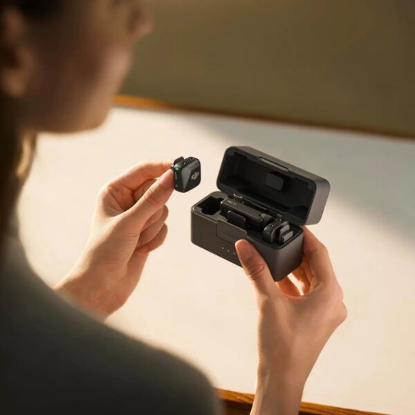 e6828e2e4cc9b7d1 DJI Mic Mini Wireless Microphone 48-Hour Operation w/ Case Two-Level Active Noise Cancelling