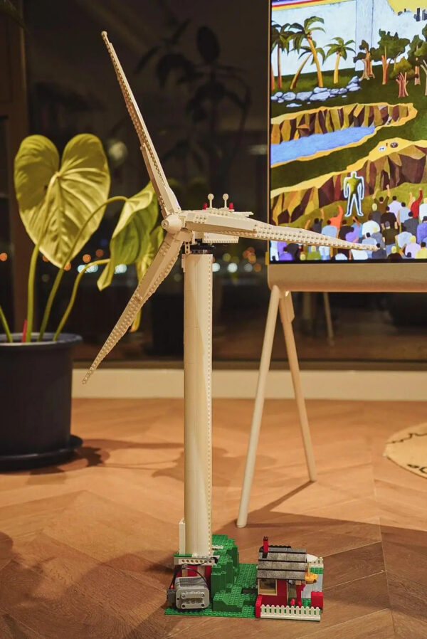 e7b348a5c6c0fbd4 844PCS Creative Series Vestas Wind Turbine Building Blocks Electric Windmill Generator Model 10268 Bricks Toys For Boy Kids Gift