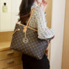 e83281b4a6d24f22 Large Capacity Ladies Tote Shoulder Bag Commuter Large Waterproof Portable Bag For Women
