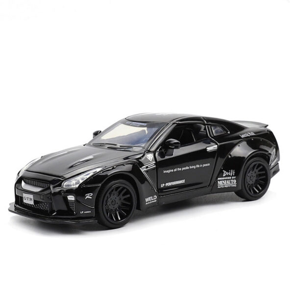 1:32 GTR CSR2 Simulation Car Model Metal Diecasts & Vehicles Alloy Decoration Toy Global Limited Edition Children Boy toys